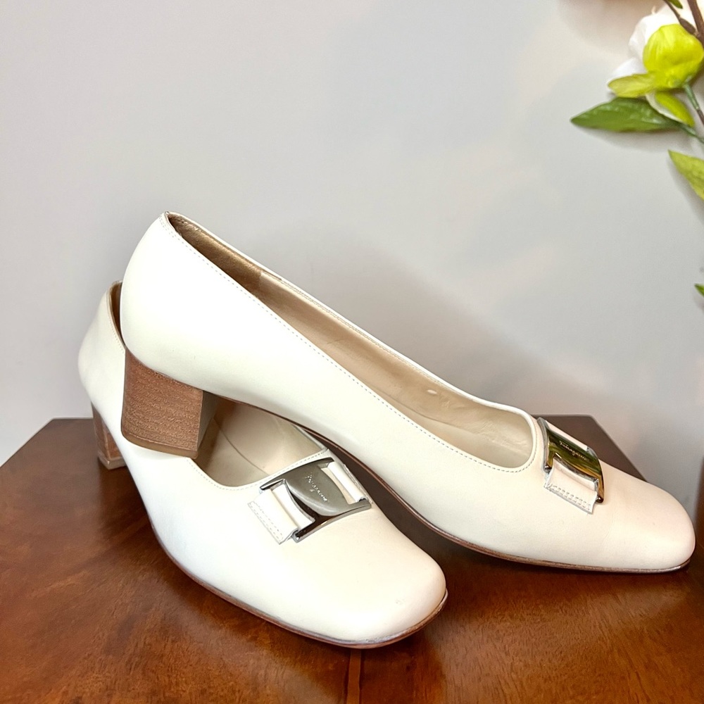 Salvatore Ferragamo Pumps Size 8 2A